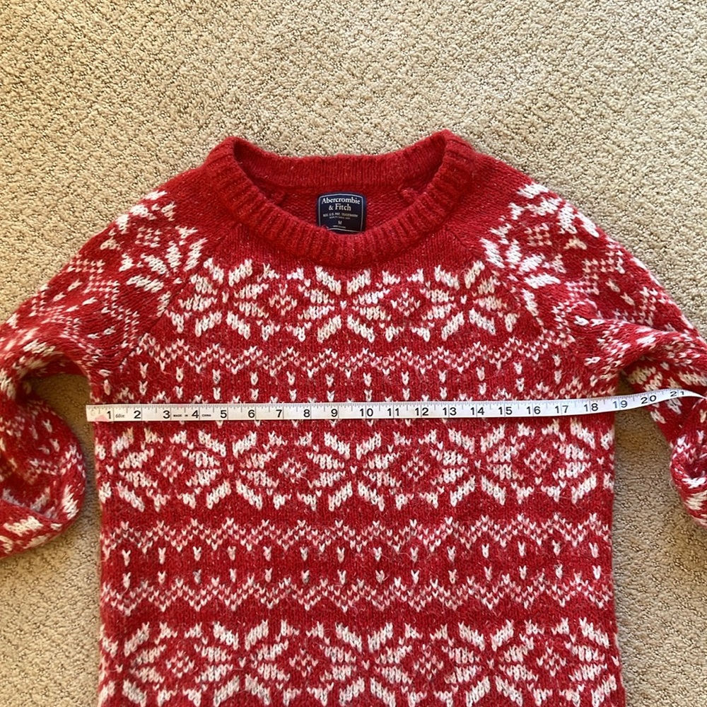 Abercrombie & Fitch Size Medium Red and White Snowflake Heavy Sweater - Picture 3 of 6